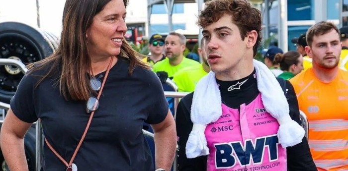 F1: María Catarineu retrató un gesto admirable de Colapinto con un fanático en las calles de Buenos Aires