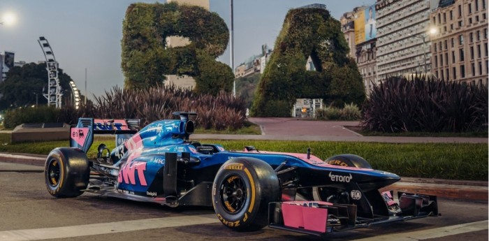 F1: ¡Impoluto! Así está el Lotus que manejará Colapinto en el Road Show de Buenos Aires