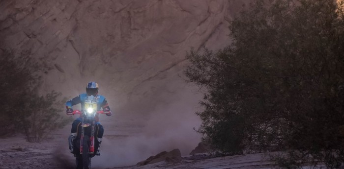 Desafío Ruta 40: Daniel Sanders ganó la primera etapa en motos y Luciano Benavides fue 5to