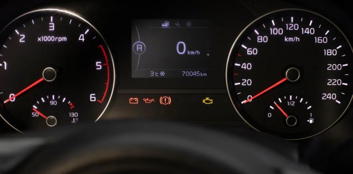 Atención conductores: ¿Qué significan las luces del tablero del vehículo?