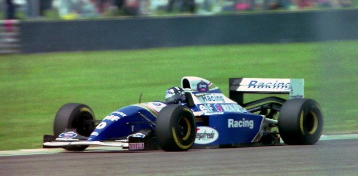 Un pedazo del Williams de F1 que manejó Senna en Imola 1994 fue expuesto por primera vez