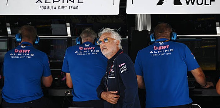 Briatore comparó las sanciones de Colapinto y Lindblad y apuntó contra los comisarios