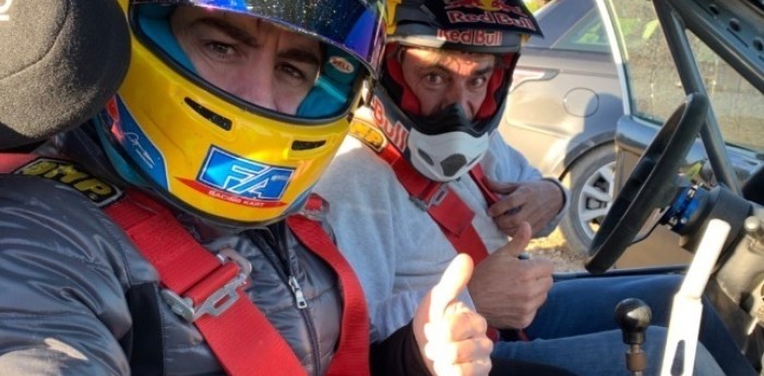 Carlos Sainz:  "Alonso, debe respetar el Dakar"