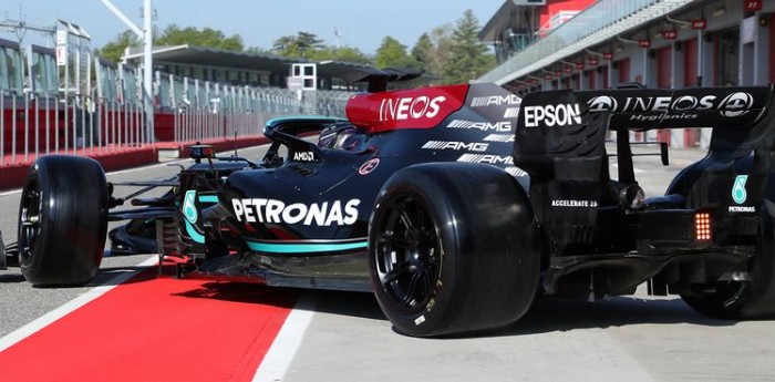 Hamilton giró en Imola con las Pirelli 2022