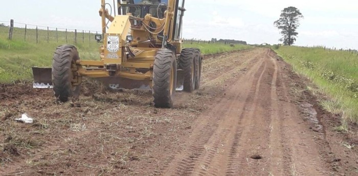 El complejo mantenimiento de 12 mil kilómetros de caminos rurales