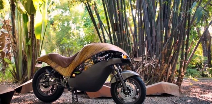 Una moto eléctrica hecha con bambú en Filipinas